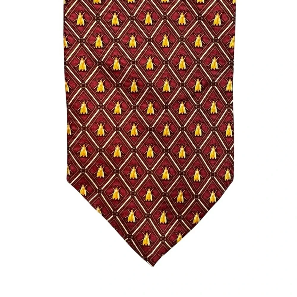 RMN Collection Mens Silk Tie Burgundy Gold Bee Diamond Lattice Hand Made 59 Inch